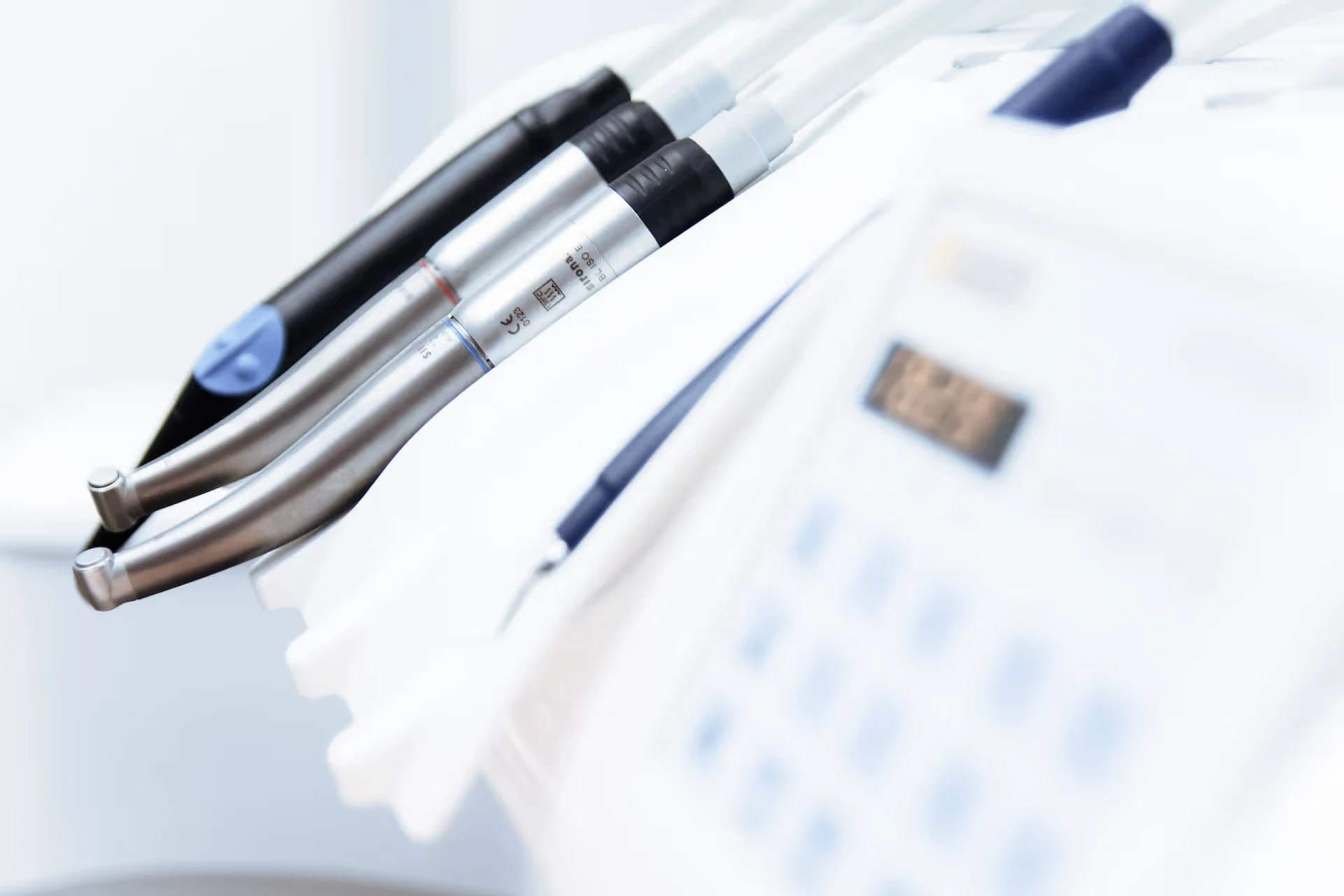 Dental el aletlerinin yakın plan ayrıntısı